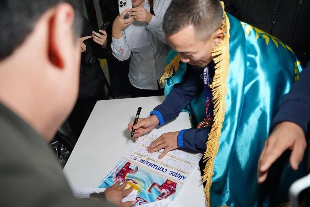 Грек-рим күресінен чемпион Айдос Сұлтанғали елге оралды