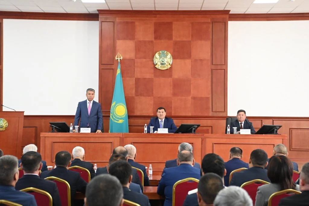 Алмасбек Есмаханов Қазалы ауданының әкімі болып сайланды
