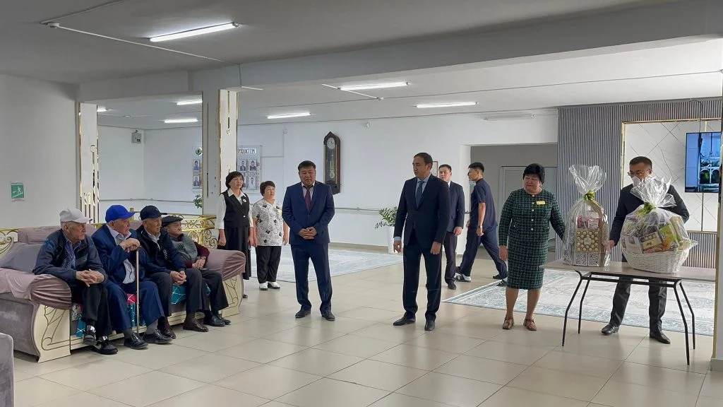 Арнаулы әлеуметтік қызмет көрсету орталығына барды