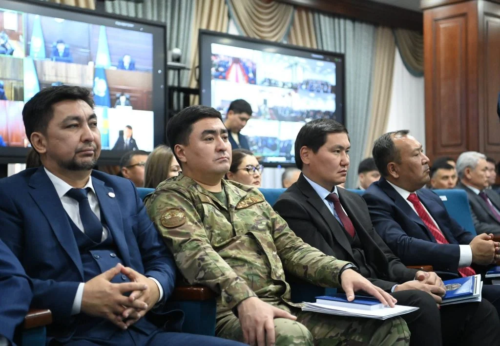 Жаңа стадион құрылысына үлес қосқан азаматтар марапатталды
