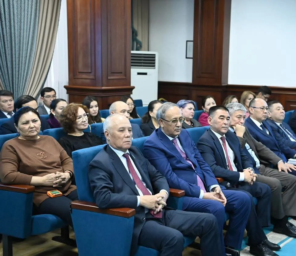 Аймақ басшысы Сұлтанбек Оразымбетовті 80 жас мерейтойымен құттықтады