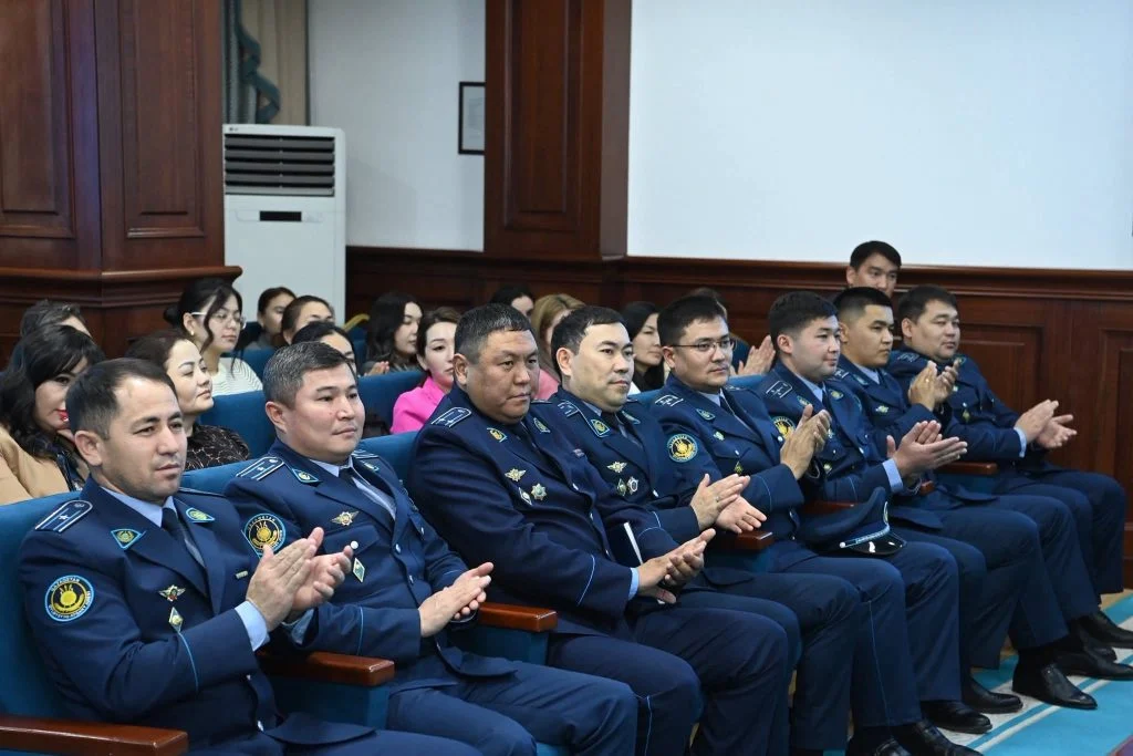 Әріптестері Шаймерден Есенкелдиевті басқа қызметке ауысуына орай құрметпен шығарып салды