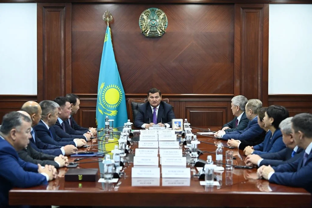 Аймақ басшысы мәслихат төрағаларымен кездесті