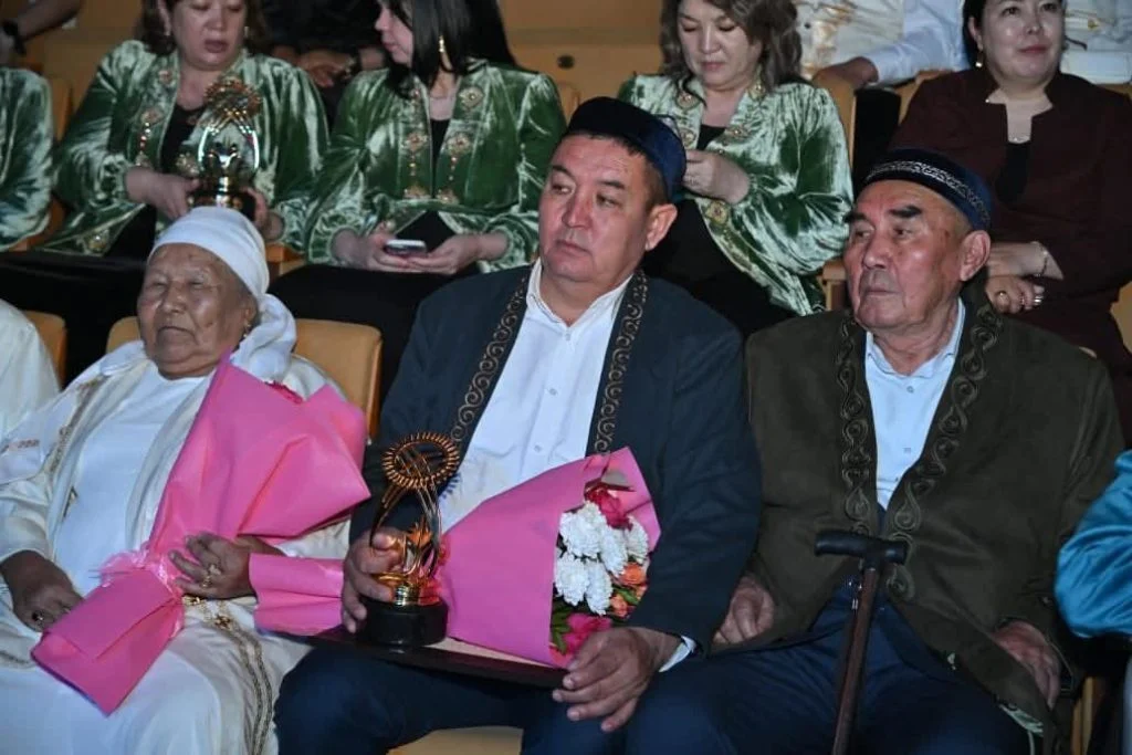 «Мерейлі отбасы - 2025»: Қызылордалық Әбсадықовтар әулеті үздік атанды
