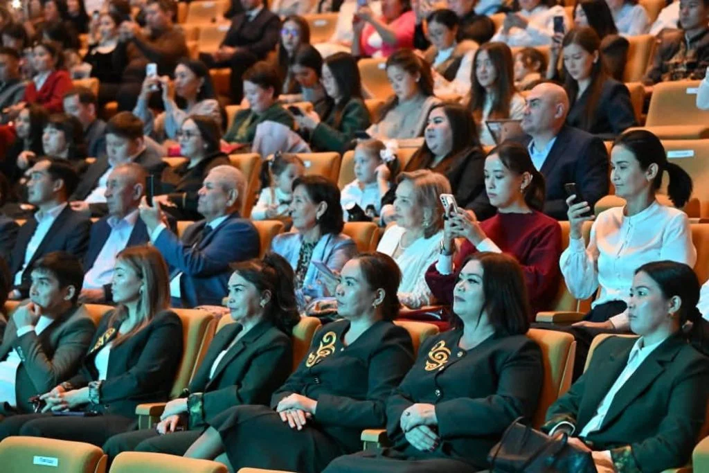 «Мерейлі отбасы - 2025»: Қызылордалық Әбсадықовтар әулеті үздік атанды