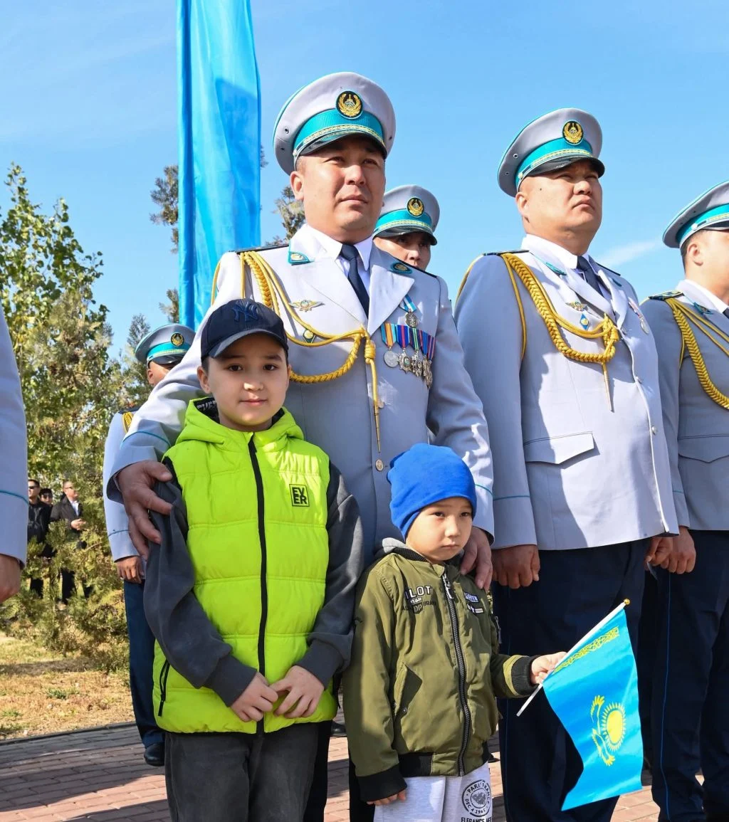 Қызылордада Республика күніне орай Мемлекеттік Ту көтеру рәсімі өтті