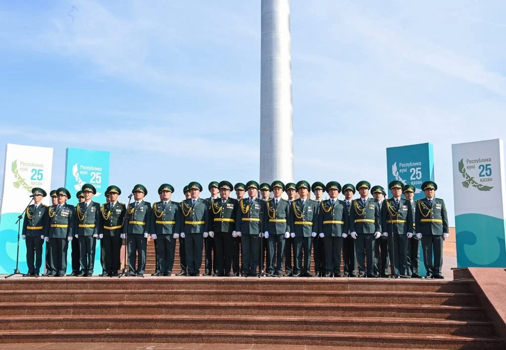 Қызылордада Республика күніне орай Мемлекеттік Ту көтеру рәсімі өтті