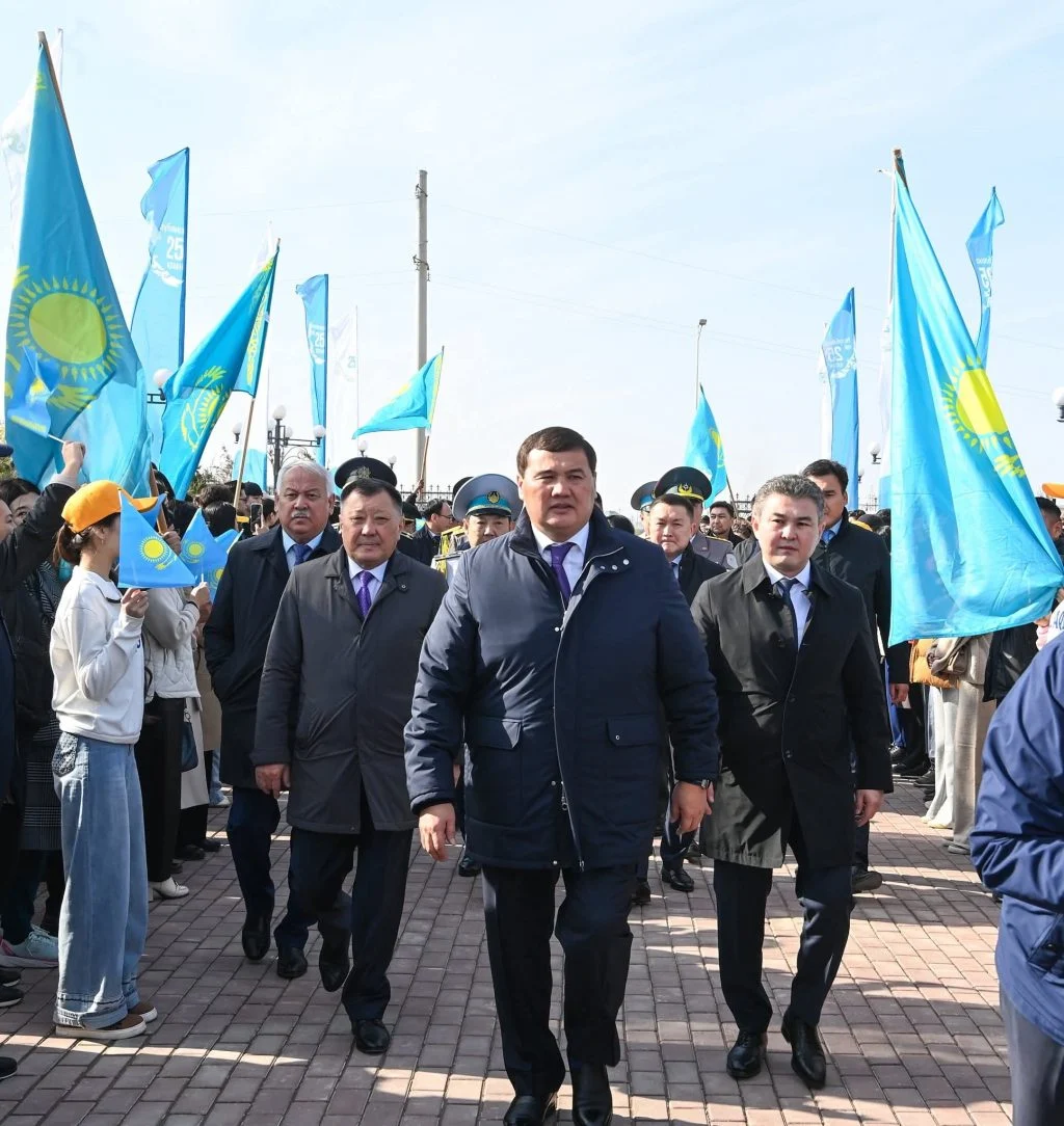 Қызылордада Республика күніне орай Мемлекеттік Ту көтеру рәсімі өтті