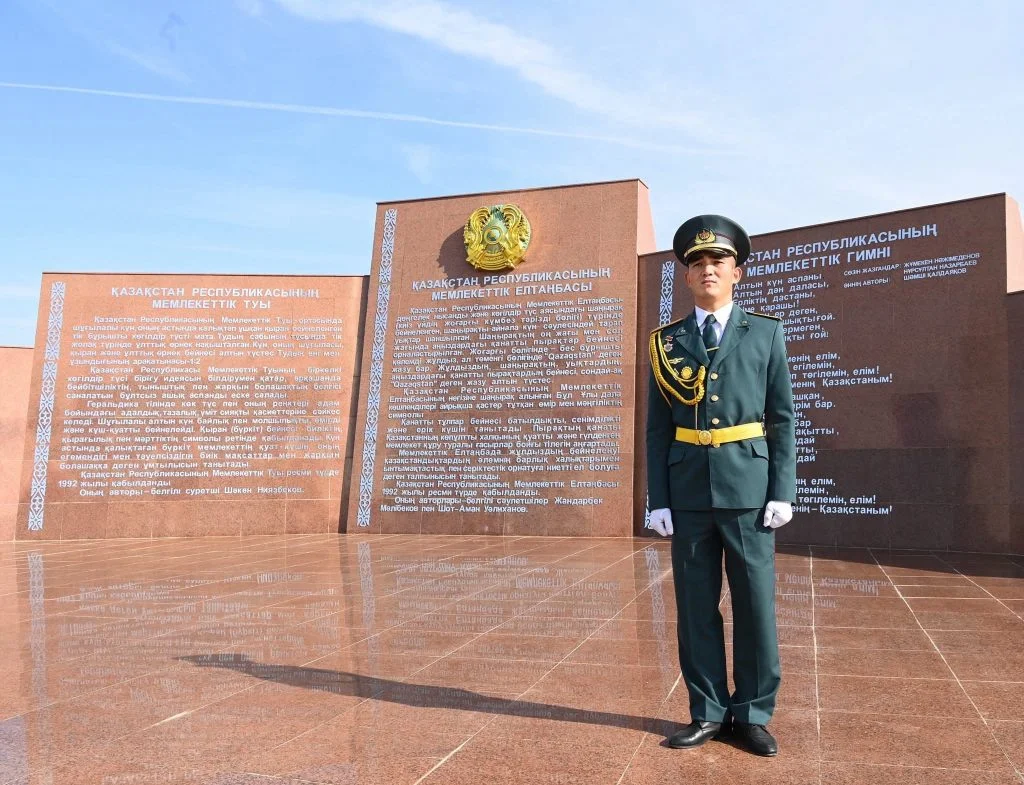 Қызылордада Республика күніне орай Мемлекеттік Ту көтеру рәсімі өтті