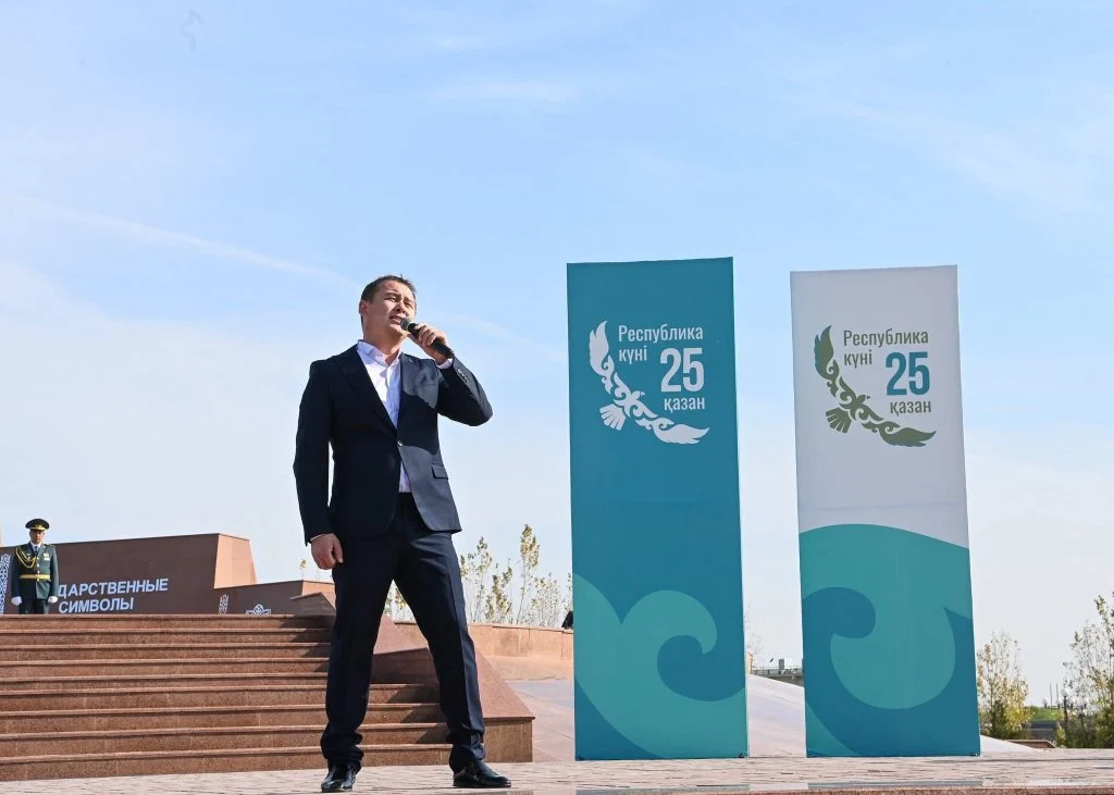 Қызылордада Республика күніне орай Мемлекеттік Ту көтеру рәсімі өтті