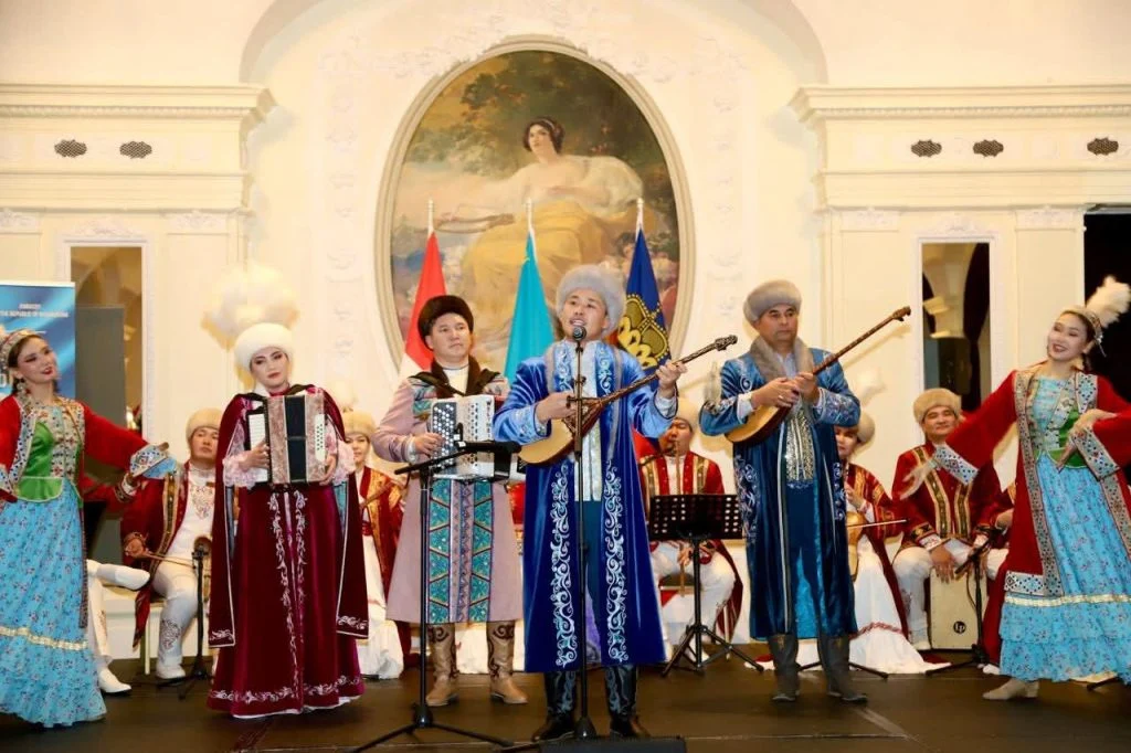 Сыр өнерпаздарының мерекелік концерті Швейцарияның Берн қаласында қорытындыланды
