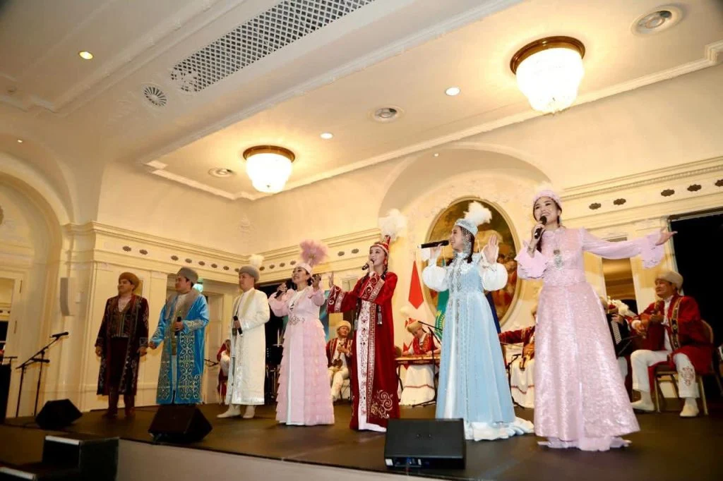 Сыр өнерпаздарының мерекелік концерті Швейцарияның Берн қаласында қорытындыланды