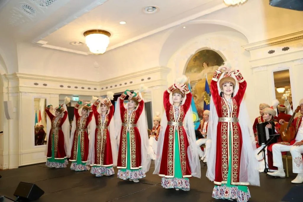 Сыр өнерпаздарының мерекелік концерті Швейцарияның Берн қаласында қорытындыланды