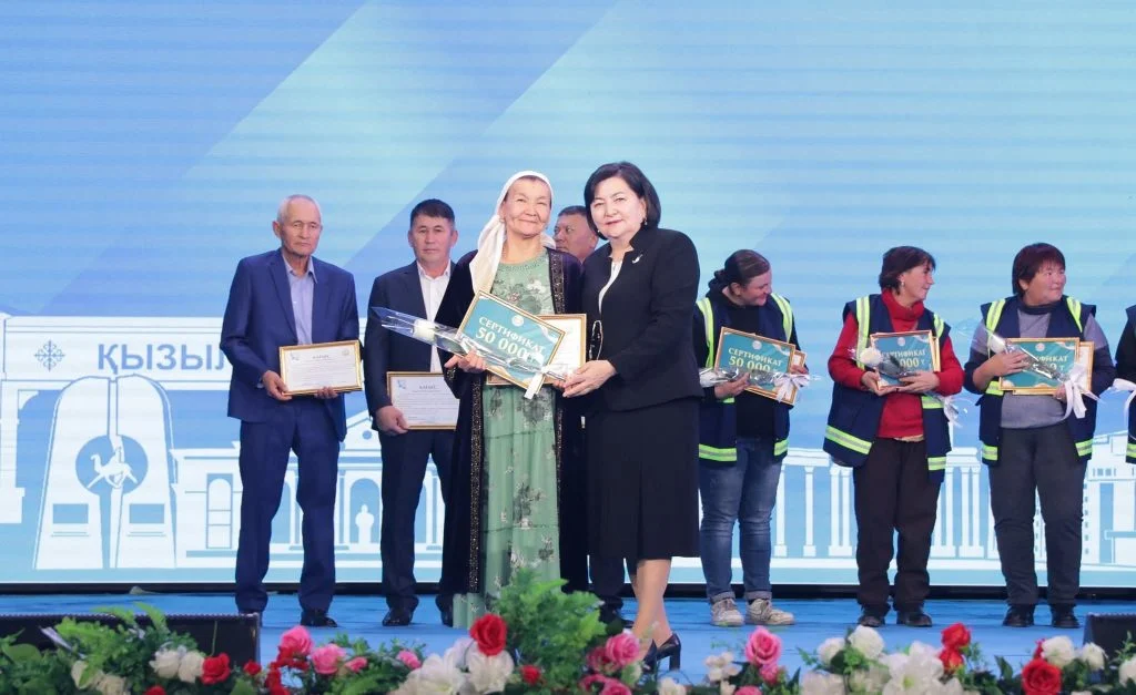 Әлеуметтік қорғау саласы қызметкерлерінің кәсіби мерекесі аталып өтті