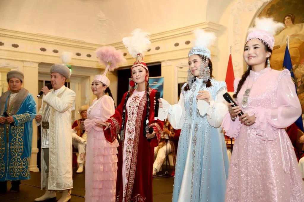 Сыр өнерпаздарының мерекелік концерті Швейцарияның Берн қаласында қорытындыланды