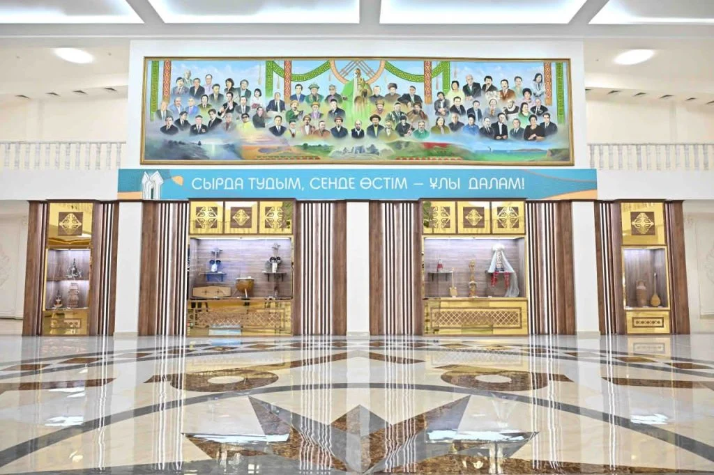 Президент Өнер орталығына барды