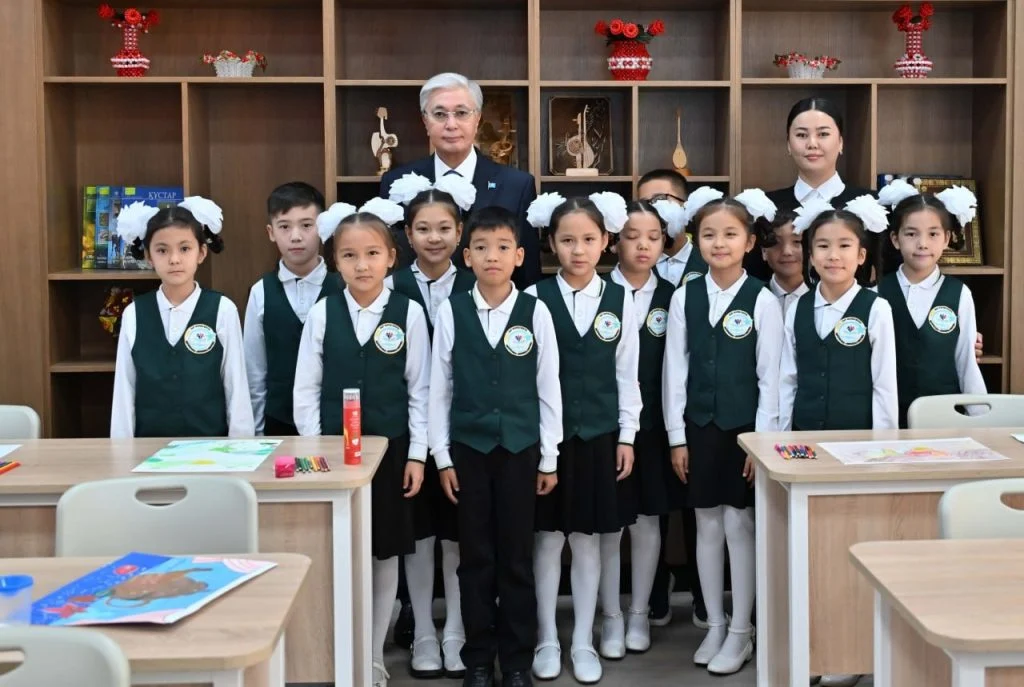 Мемлекет басшысы «Сыр жұлдыздары» шығармашылық-инновациялық академиясының қызметімен танысты