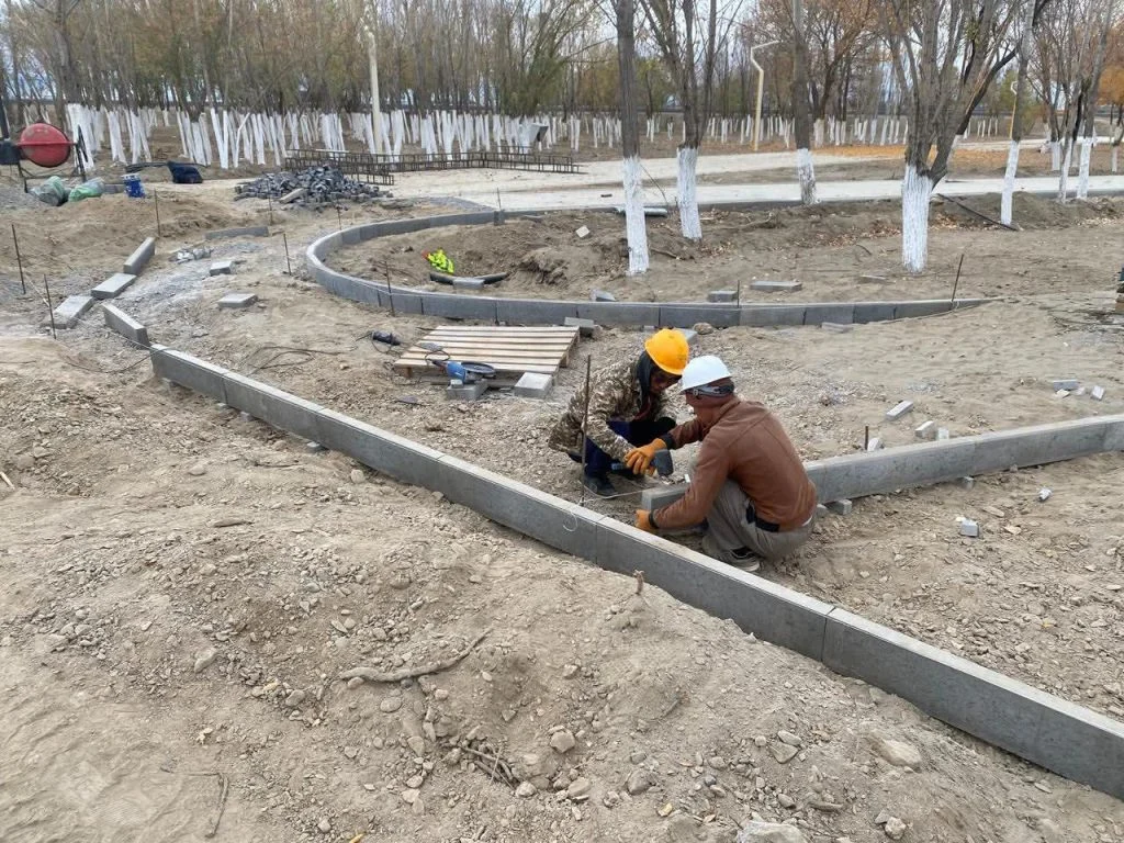 Президент саябағындағы серпінді құрылыс