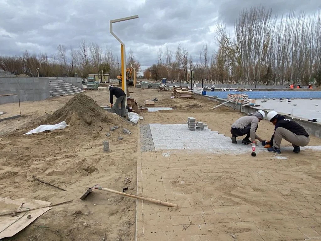 Президент саябағындағы серпінді құрылыс