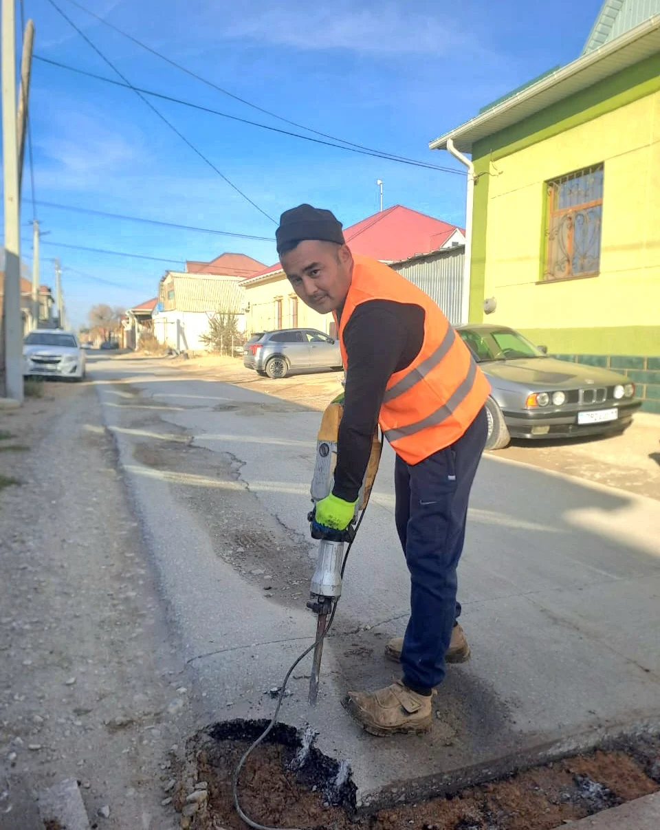 Мамандығым арқылы адамдардың жолын ашып жүргендеймін