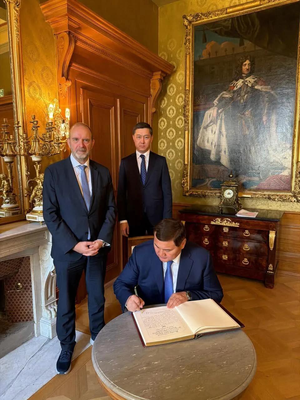 Аймақ басшысы Швейцарияда келіссөздер жүргізуде