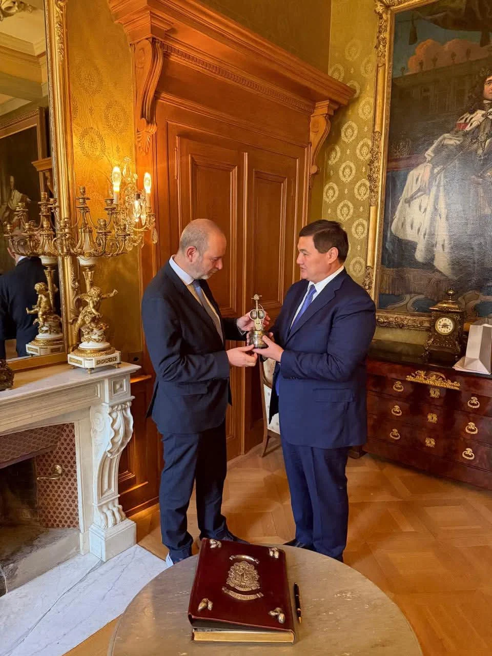 Аймақ басшысы Швейцарияда келіссөздер жүргізуде