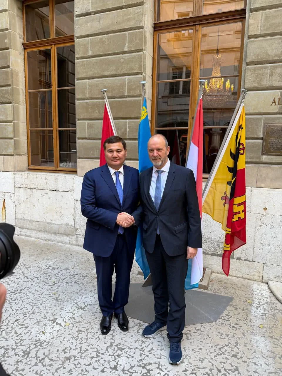 Аймақ басшысы Швейцарияда келіссөздер жүргізуде