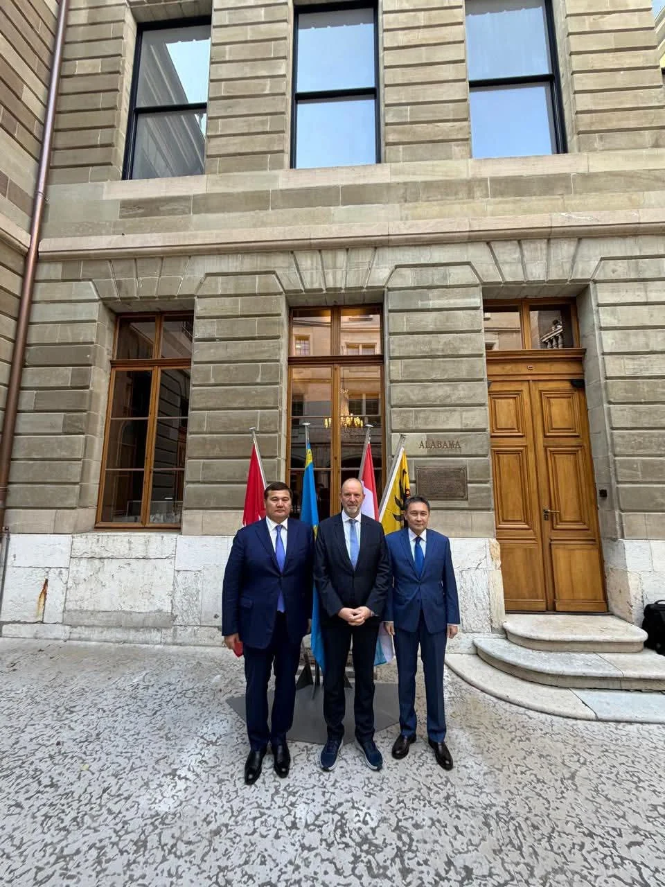 Аймақ басшысы Швейцарияда келіссөздер жүргізуде