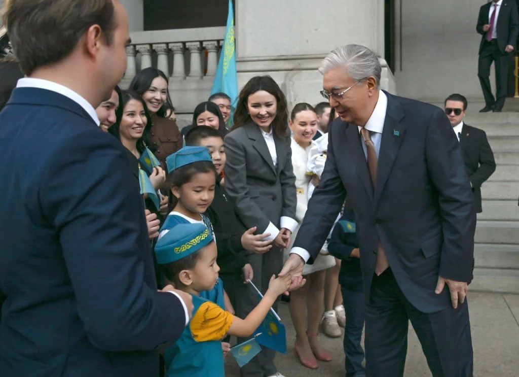 Президент Қасым-Жомарт Тоқаевты АҚШ-та оқитын қазақ студенттері қарсы алды