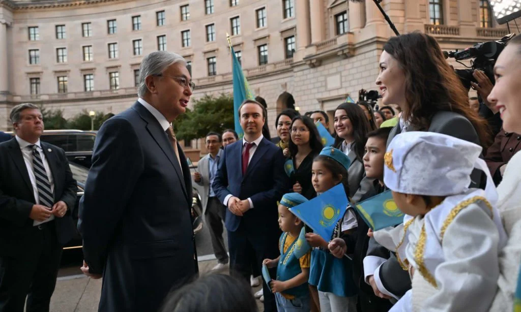 Президент Қасым-Жомарт Тоқаевты АҚШ-та оқитын қазақ студенттері қарсы алды