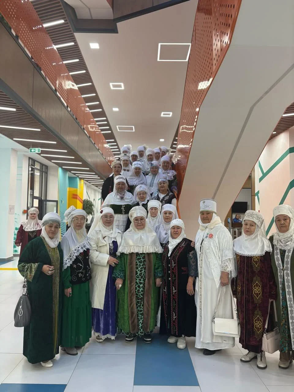 «Абысын ажын» республикалық байқауының қатысушылары өңірдің мәдени және рухани нысандарын аралады