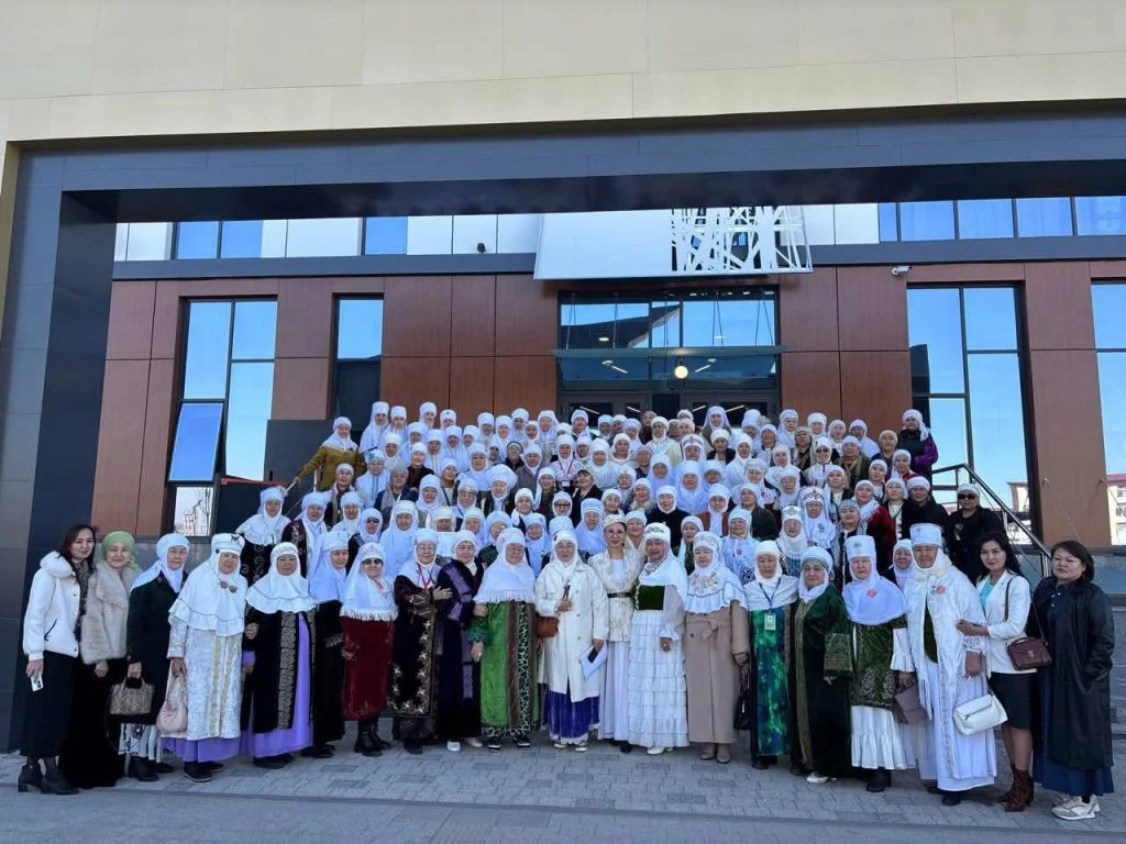 «Абысын ажын» республикалық байқауының қатысушылары өңірдің мәдени және рухани нысандарын аралады