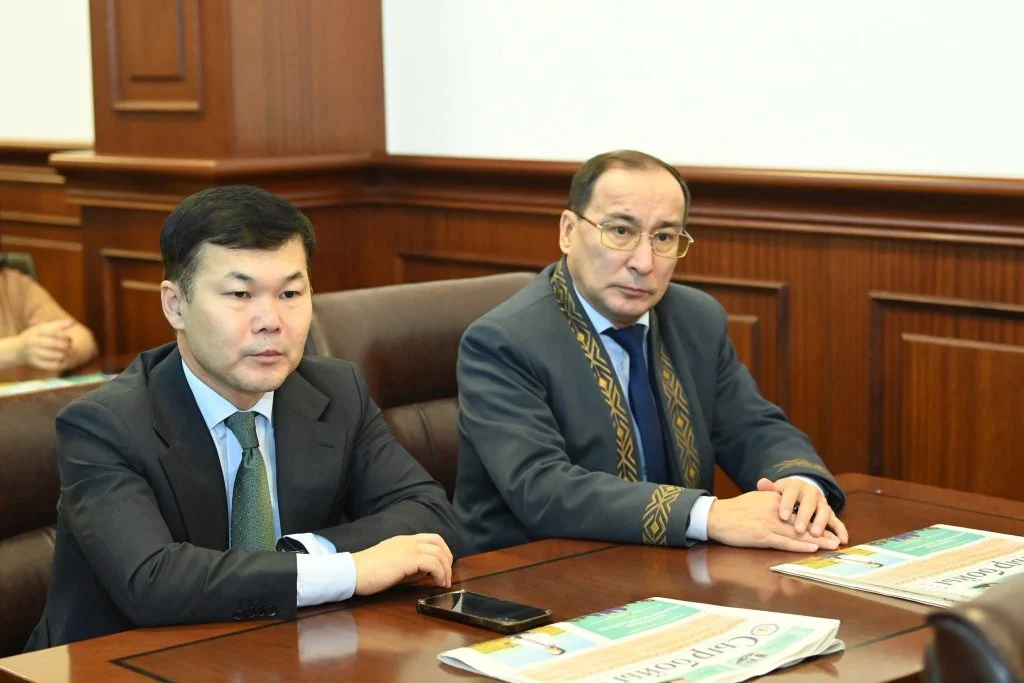 Аймақ басшысы мемлекет және қоғам қайраткері Мұхтар Құл-Мұхаммедпен кездесті