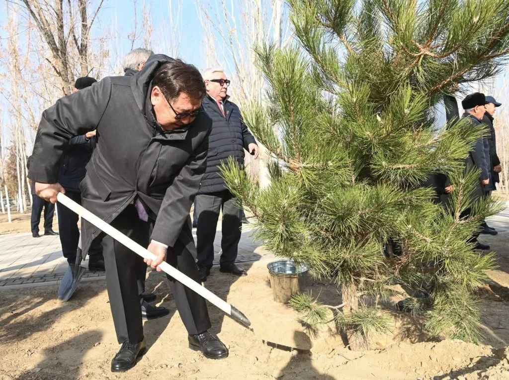 Ардагерлер «Таза Қазақстан» бағдарламасы аясындағы тал егу рәсіміне қатысты