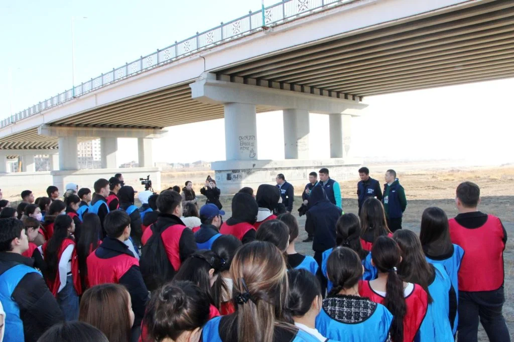 Жастар «Таза Қазақстан» акциясына атсалысты