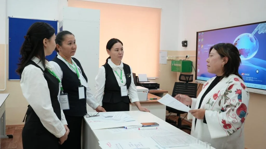 NIS мұғалімдері Байқоңыр мен Қазалы мектептеріне әдістемелік қолдау көрсетті