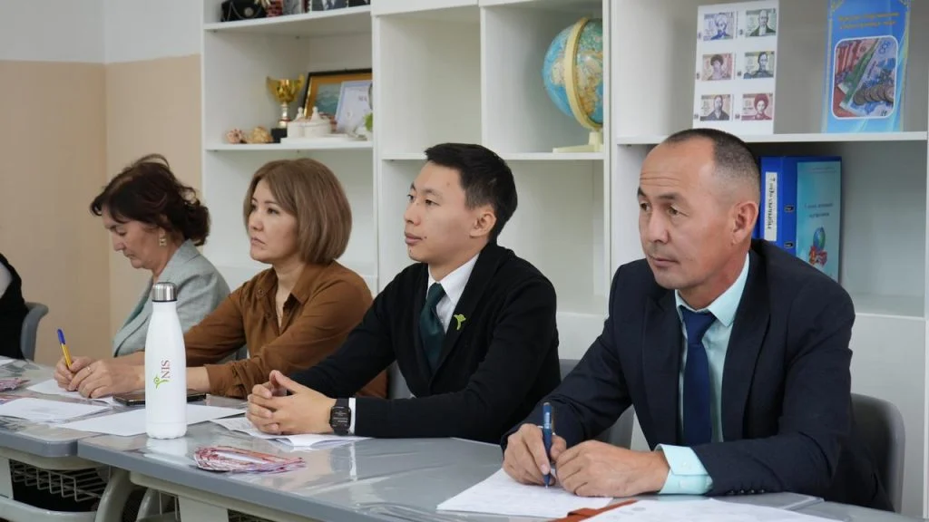 NIS мұғалімдері Байқоңыр мен Қазалы мектептеріне әдістемелік қолдау көрсетті