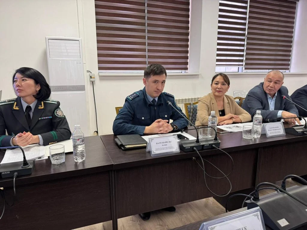 «Интернет алаяқтық: қазіргі таңдағы қауіпті қылмыс» тақырыбында дөңгелек үстел өтті