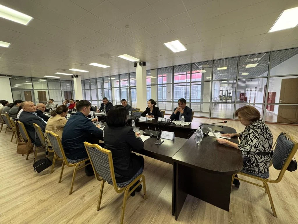 «Интернет алаяқтық: қазіргі таңдағы қауіпті қылмыс» тақырыбында дөңгелек үстел өтті