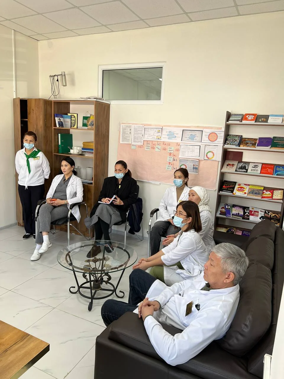 <strong>МӘМС жүйесіндегі өзгерістер туралы мобильді топ түсіндіруде</strong>