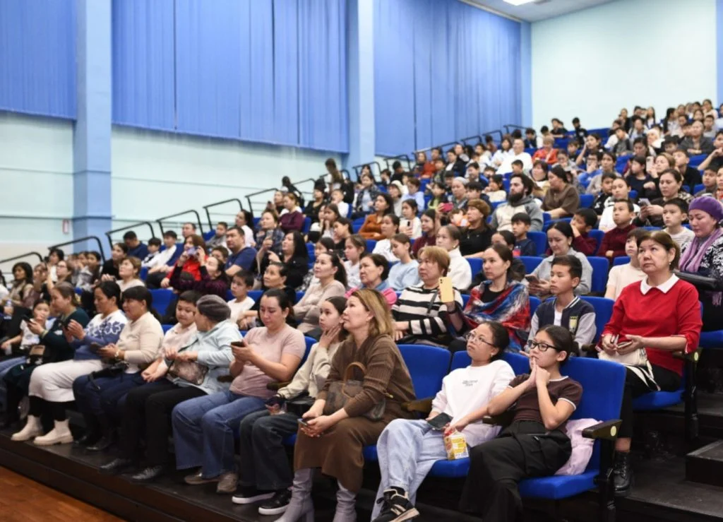 Ашық есік күні: 500-ге жуық оқушы NIS ерекшеліктерімен танысты