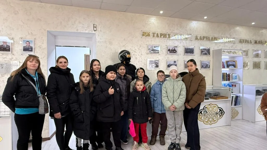 «Біз өмірді таңдаймыз»: Қызылордалық оқушылар заманауи полицияның тыныс-тіршілігімен танысты