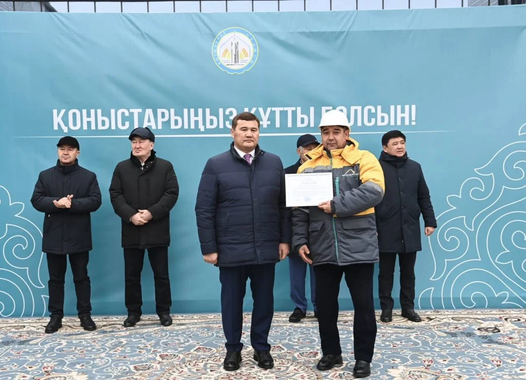 Қызылордалықтар жаңа жыл қарсаңында жаңа пәтер кілтін алды