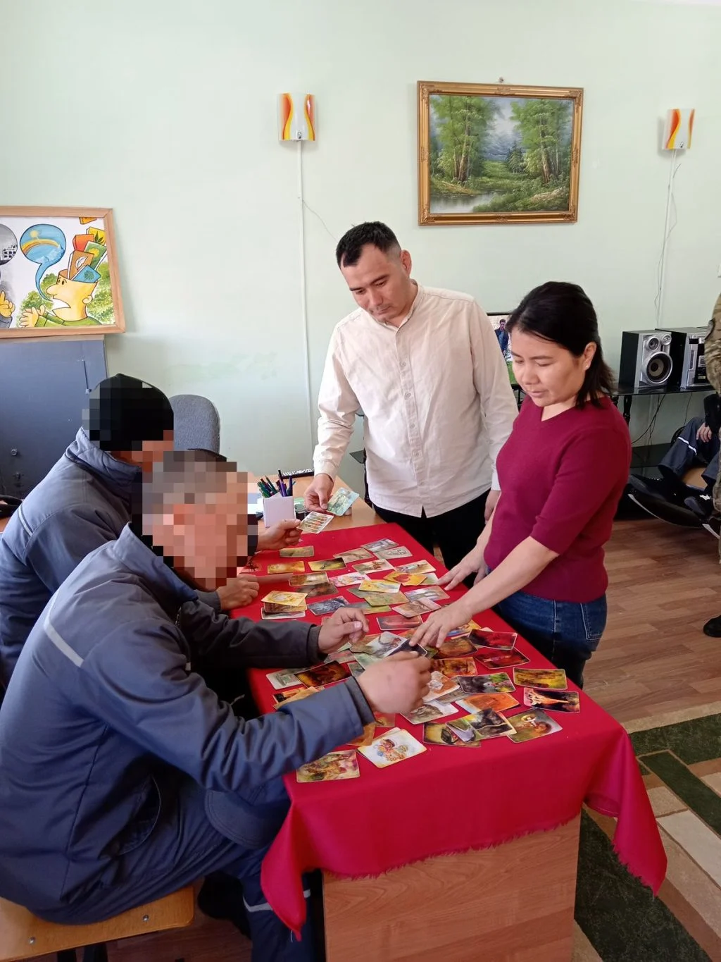 №60 мекемеде психологтар сотталғандарға терапия өтті