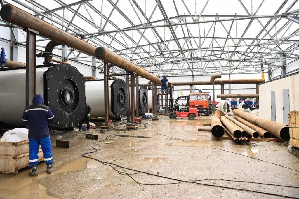 Аймақ басшысы сол жағалаудағы автономды блок-модульді қазандық құрылысымен танысты