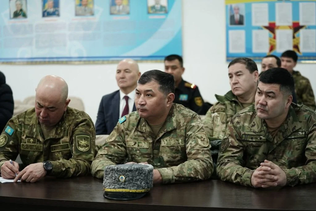 Қорғаныс министрі Қызылорда облысындағы әскери құрылымдардың жұмысымен танысты