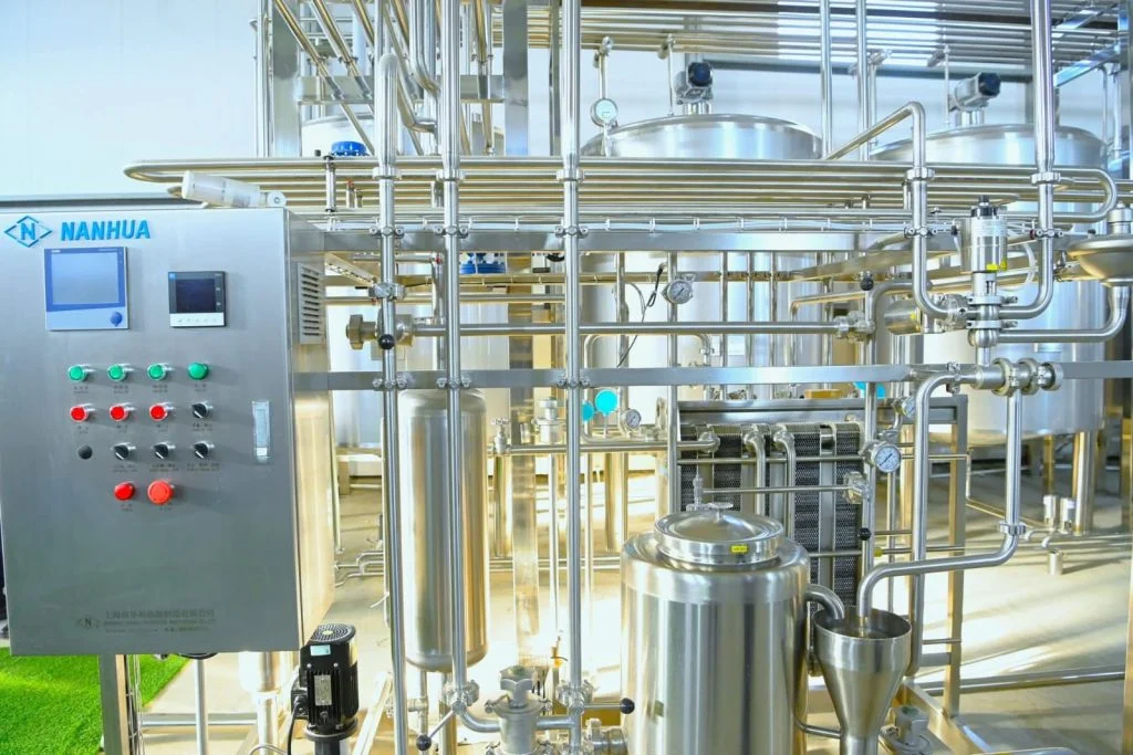 Аймақ басшысы түйе сүтінен құрғақ ұнтақ шығаратын зауыт құрылысымен танысты