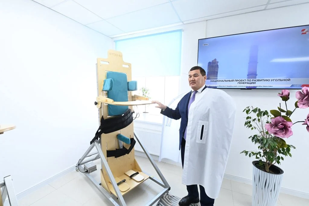 Аймақ басшысы ауруханаға жапсарлас салынған жаңа ғимаратты көрді