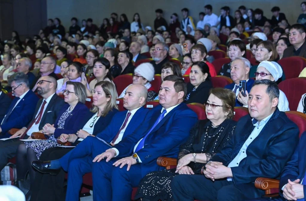 Сыр елінде Кеңес Дүйсекеевтің 80 жылдығына арналған еске алу кеші өтті