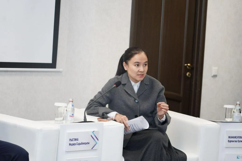 ҚСЗИ-де жас сарапшылар Конституциялық комиссия мүшелерімен бірге жаңа Конституция жобасының негізгі жаңашылдықтарын талқылады